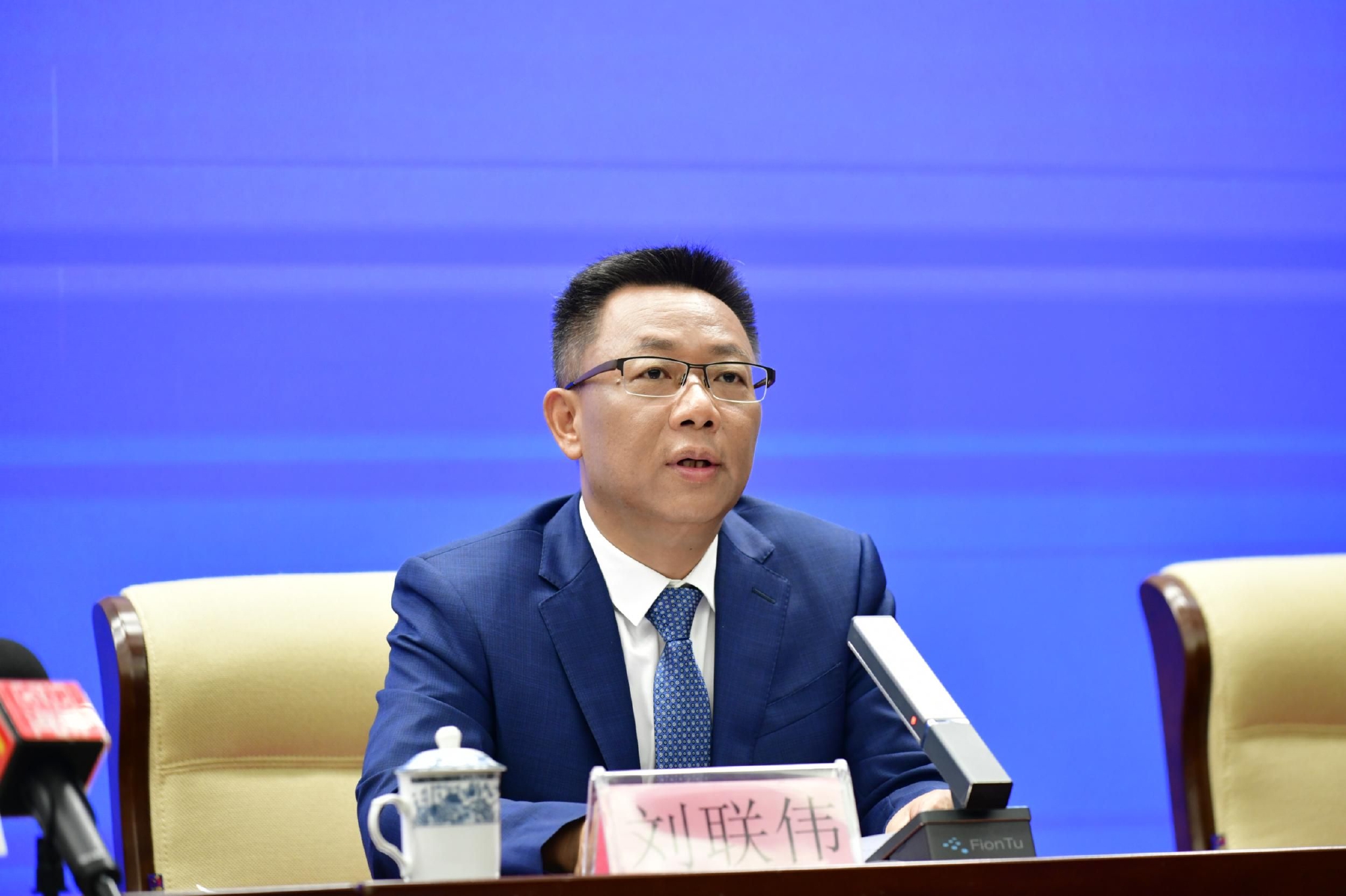 海南省住房和城乡建设厅副厅长刘联伟介绍博鳌东屿岛零碳示范区建设