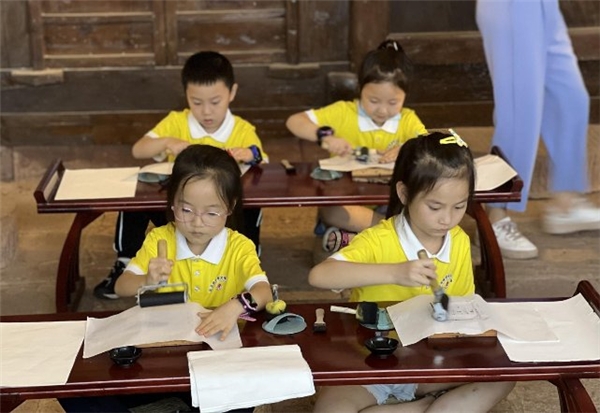 　　(来源：新视线)