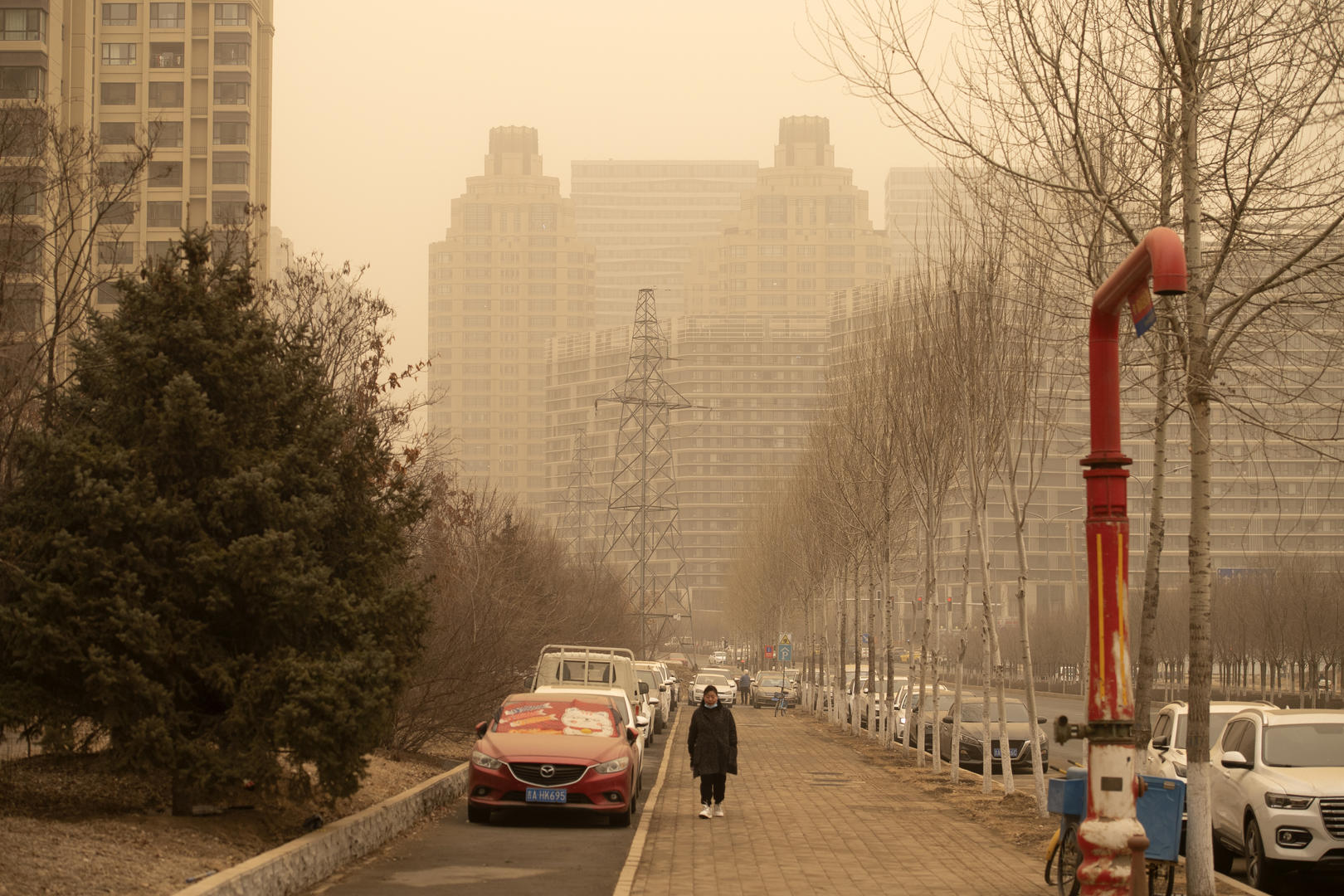 ↑3月22日，吉林省长春市遭遇“泥雨”天气 据视觉中国