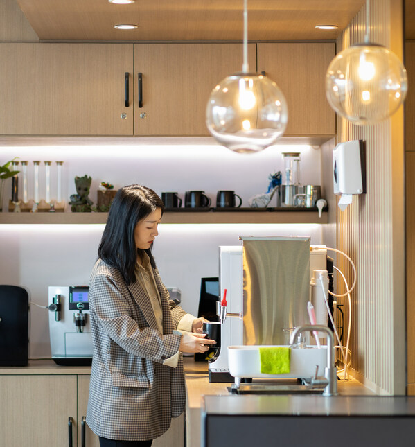 　　(图三：成旅SPACiE水吧)