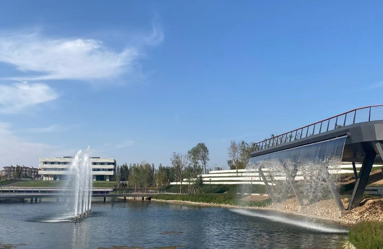 　　北控水务集团银川第一再生水厂利用中水回用丰富园区景观