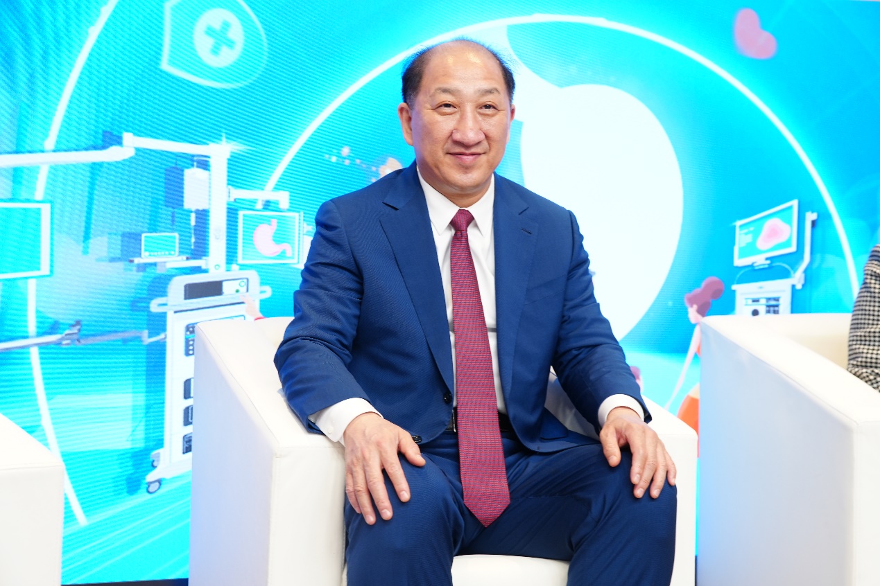 　　中国医学科学院肿瘤医院内镜科主任王贵齐