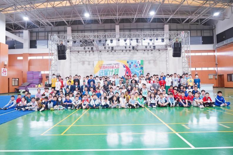 　　(来源：新视线)