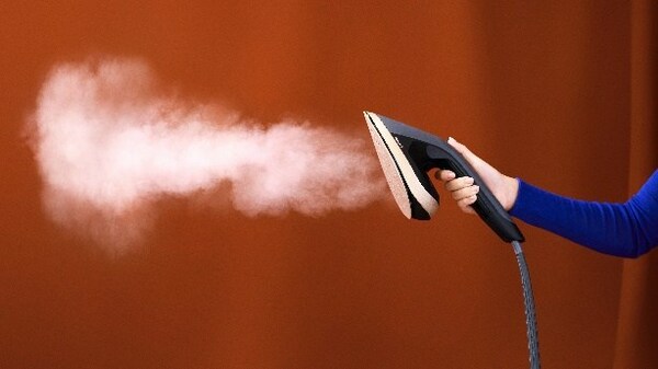 　　双重加热技术，确保熨烫头产出的干蒸汽不会打湿衣物