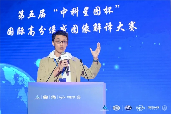 　　▲各赛道冠军报告