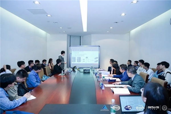 　　▲各赛道现场技术报告答辩