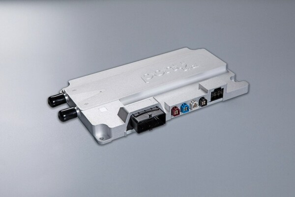 　　小马智行方载系列双 NVIDIA DRIVE Orin 版(液冷)域控制器