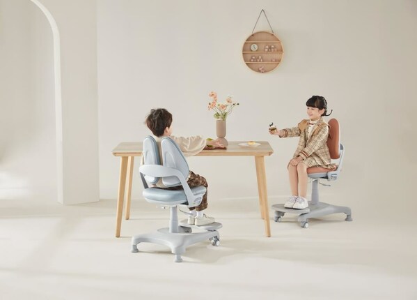 　　护童餐学椅破圈上市