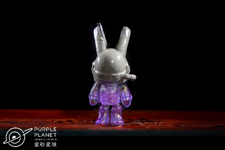 　　紫砂星球联名ROBBi推出首款紫砂潮玩茶宠