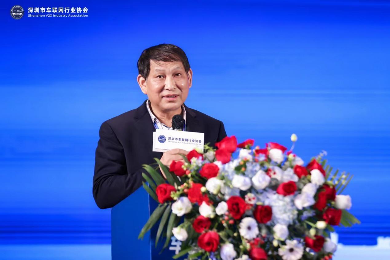 　　(中共深圳市现代物流类行业联合党委书记 冯伦平)