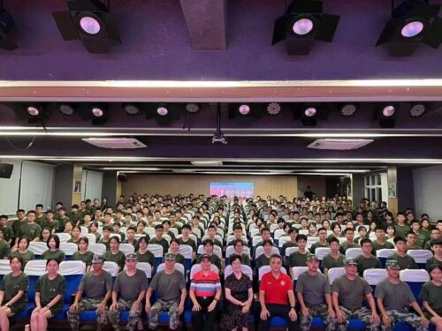 　　红星国防教育基金会广泛开展国防教育进校园活动