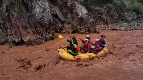 　　“江河源头第一县”高海拔漂流运动(曲麻莱县委宣传部供图)
