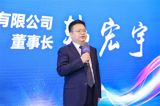 　　德沃集团董事长韩宏宇