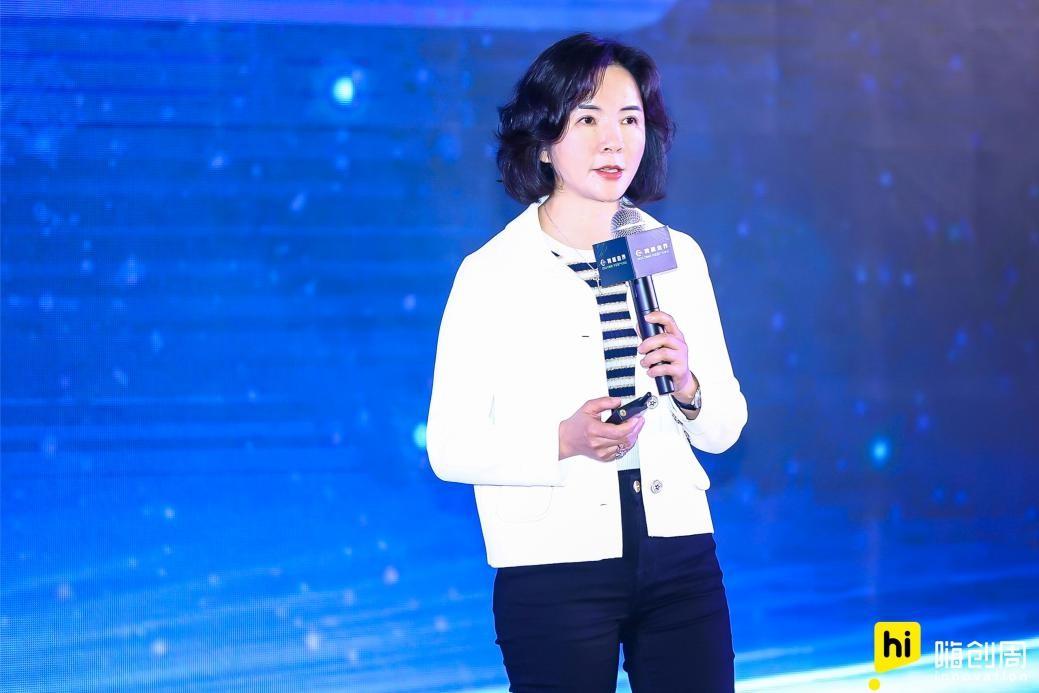 　　澳优中国区副总裁、佳贝艾特总经理李轶旻主题演讲