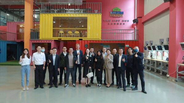 　　SFK创始合伙人来到SFK生产基地参加“智能制造之旅”