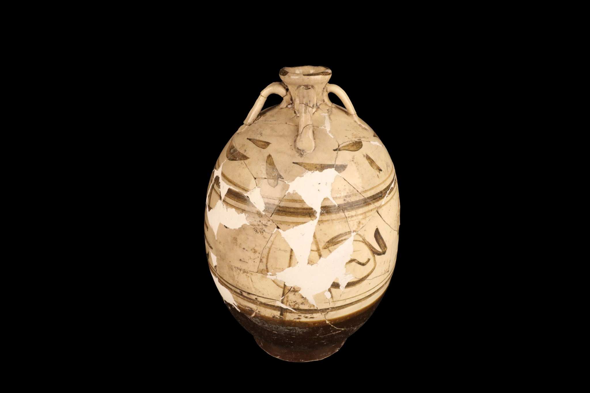 下邳故城遗址上发现的四系瓶。下邳故城遗址考古队供图