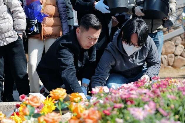 　　辽宁观陵山艺术园林节地生态葬安葬仪式现场照片