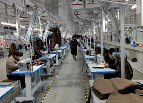 在多多跨境业务的推动下，织里的童装工厂开始迈出走向海外的第一步。（受访者供图）