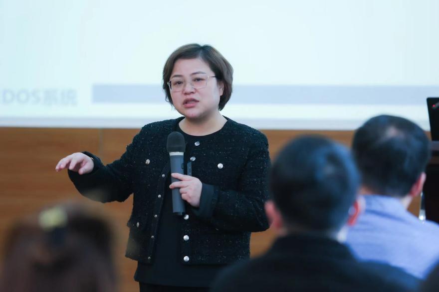 　　保二代学院副院长屠静波致辞