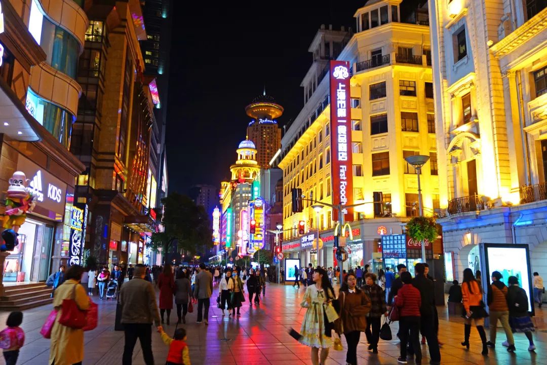 上海南京路步行街(图/图虫创意)
