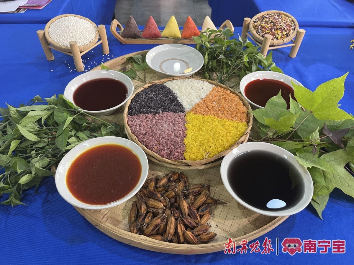 贵州黔东南：侗族传统习俗“四月初八吃黑糯米”的由来|贵州|黑糯米|侗族_新浪新闻