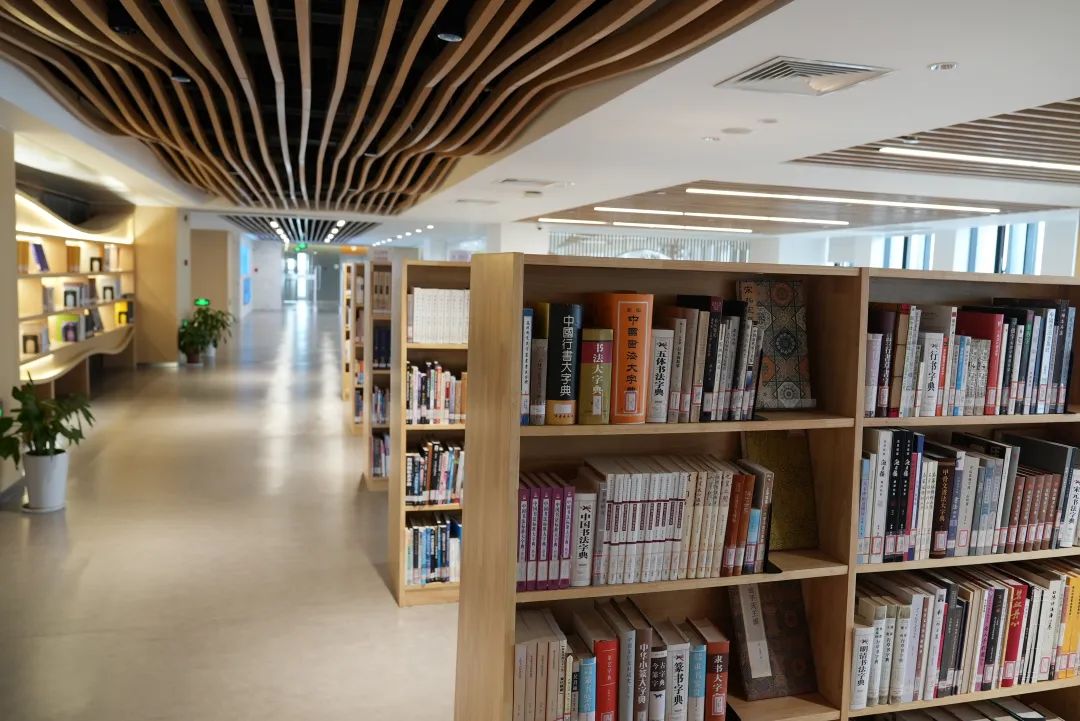 普陀区图书馆阅读区