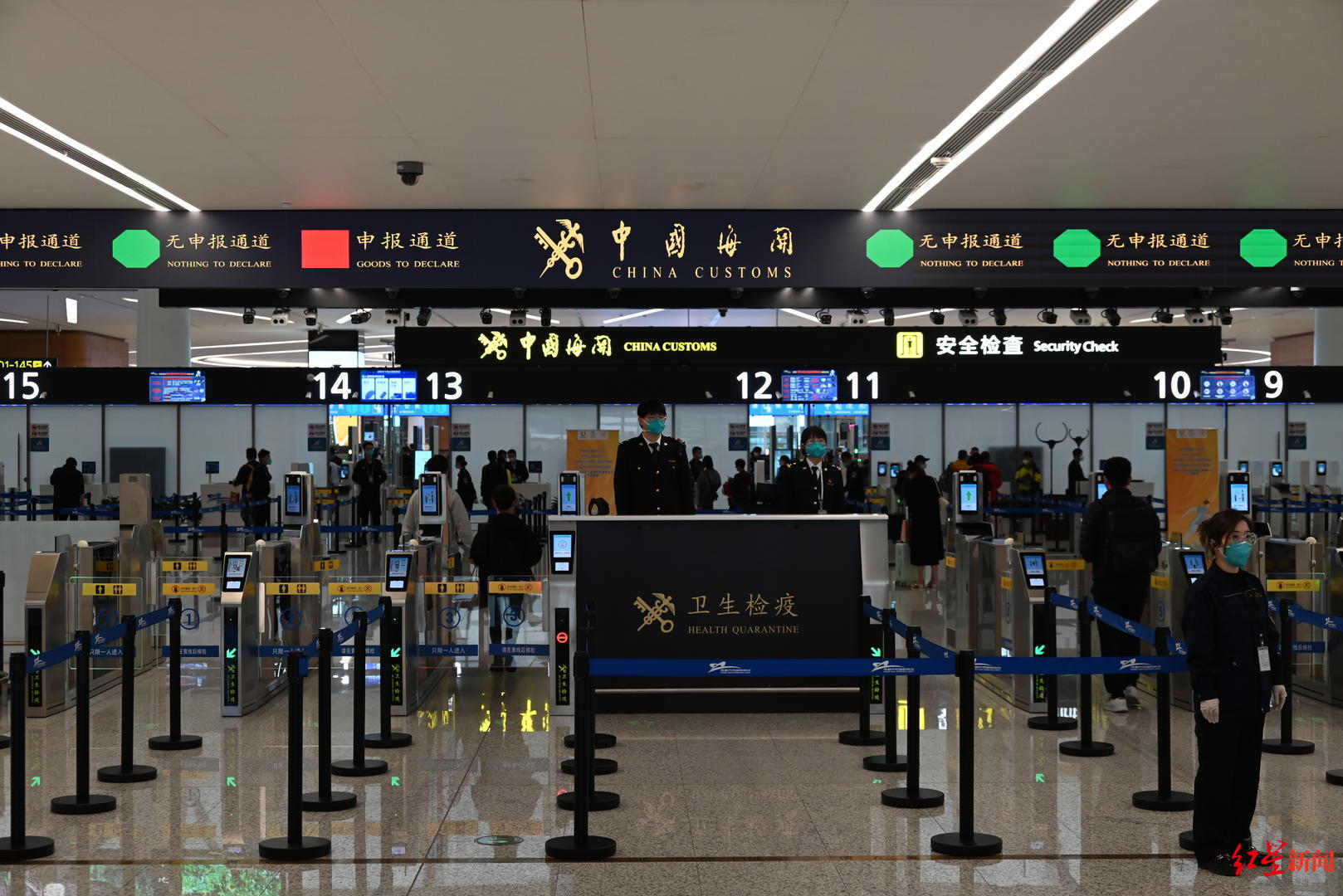 提交一次行李、接受一次检查！胶东国际机场首批出入境旅客顺利通关_观海新闻