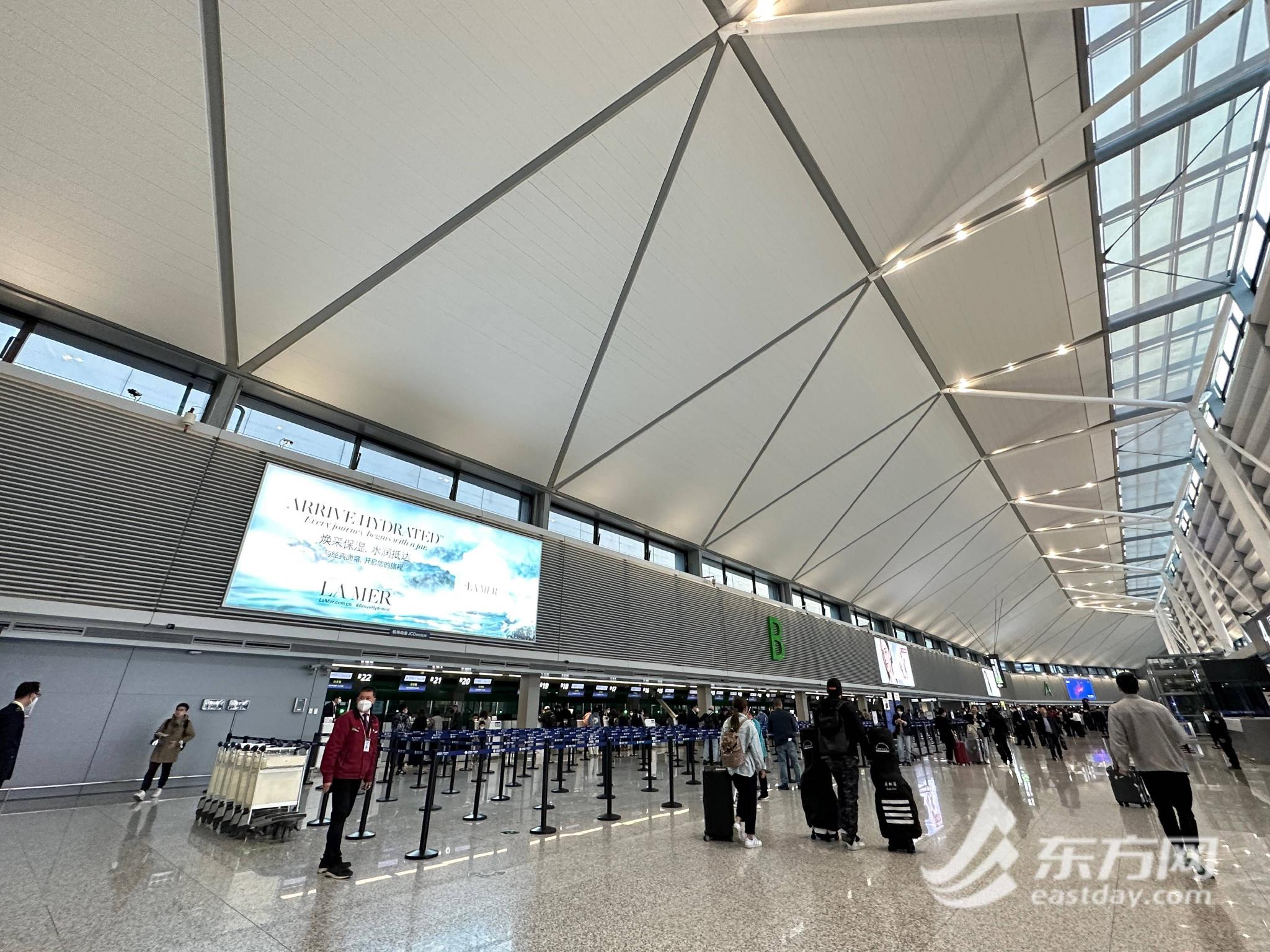 直击虹桥机场国际,港澳台航线复航!上海机场航班量恢复至2019年同期约