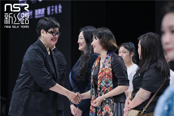 　　(来源：新视线)