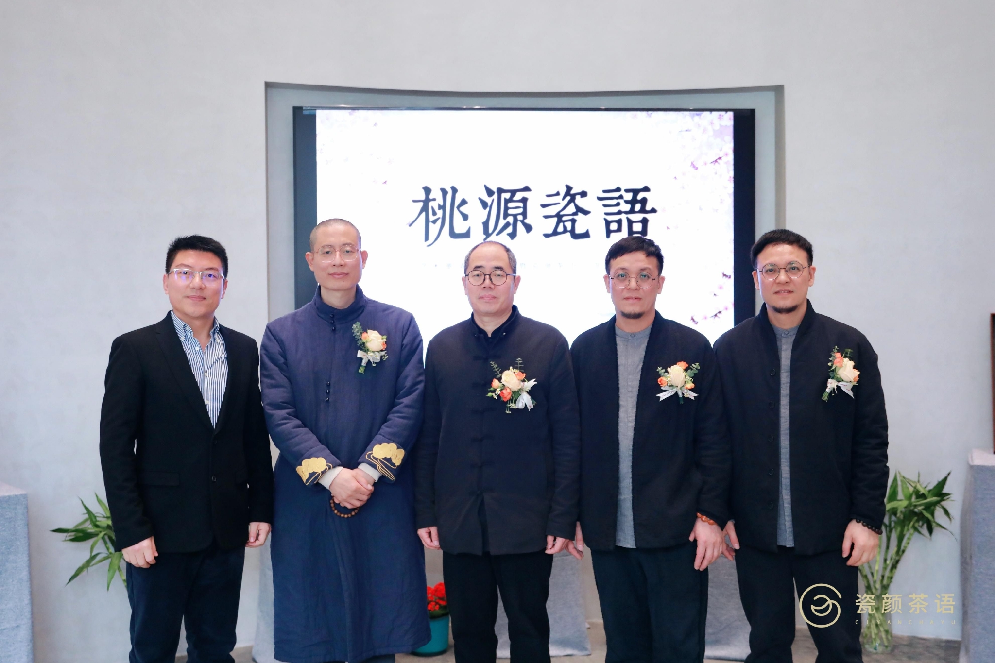 　　从左往右：张圣暄、杨德、傅义坤、杨斌、杨琪