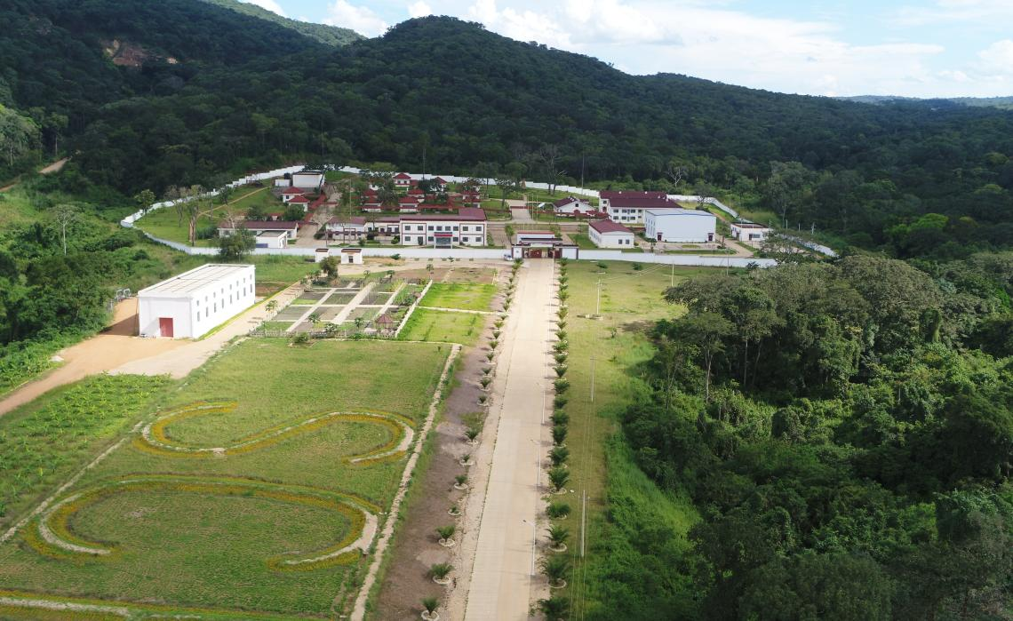 布桑加水电站运营公司营地