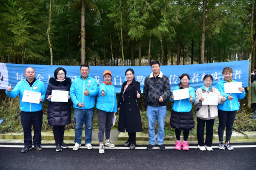 　　(来源：新视线)