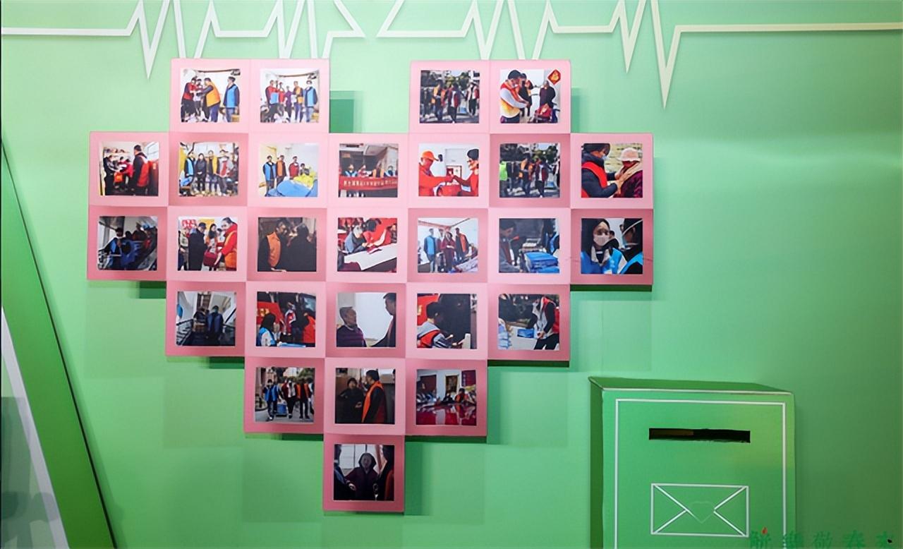 　　(图：现场爱心墙记录了茅台葡萄酒和家乐福近年爱心公益活动)