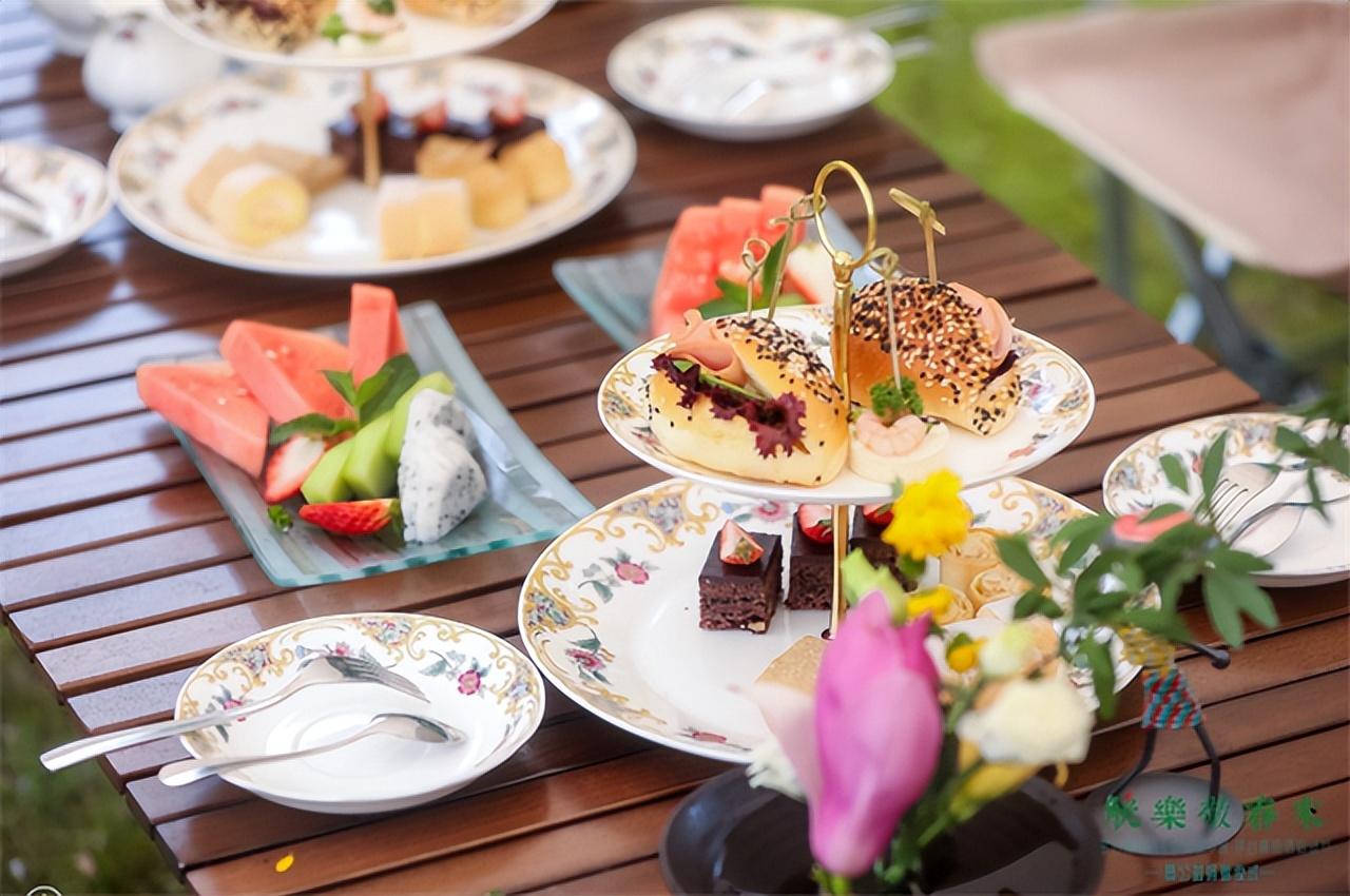 　　(图：风筝手作、春日露营等活动让茅粉们亲密互动)