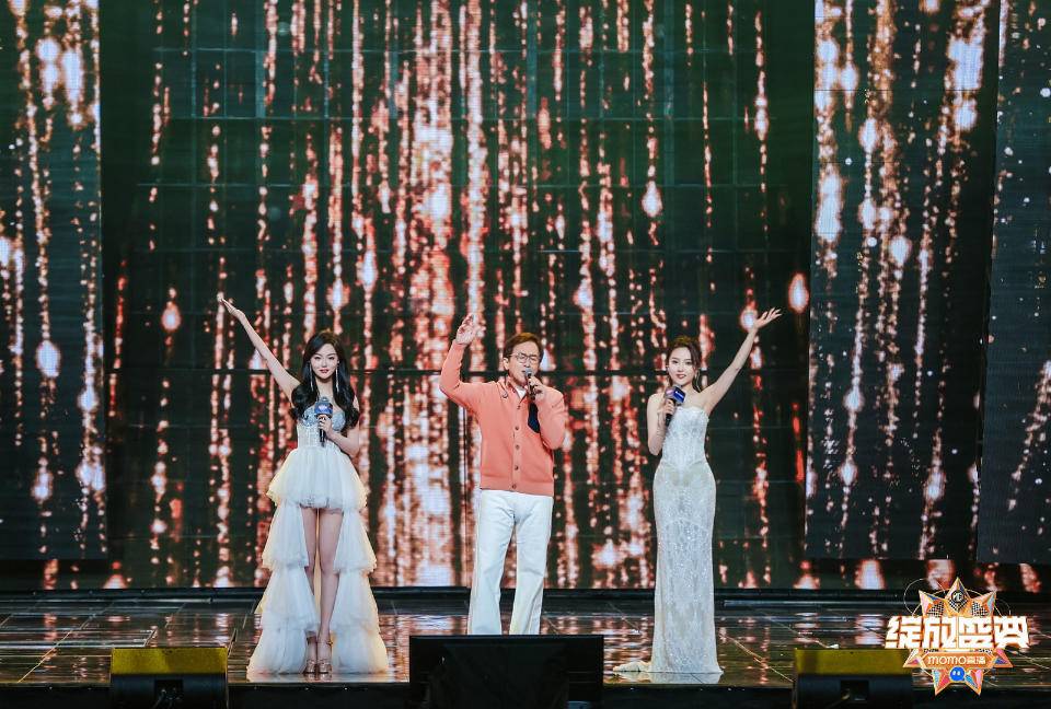 小優娜、藝寶寶與成龍同台獻唱《真心英雄》