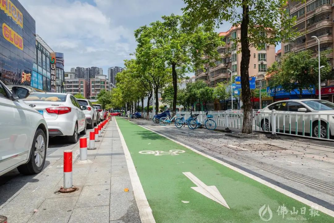 位于三水区西南街道张边路上的自行车及电动自行车专用道.王澍/摄