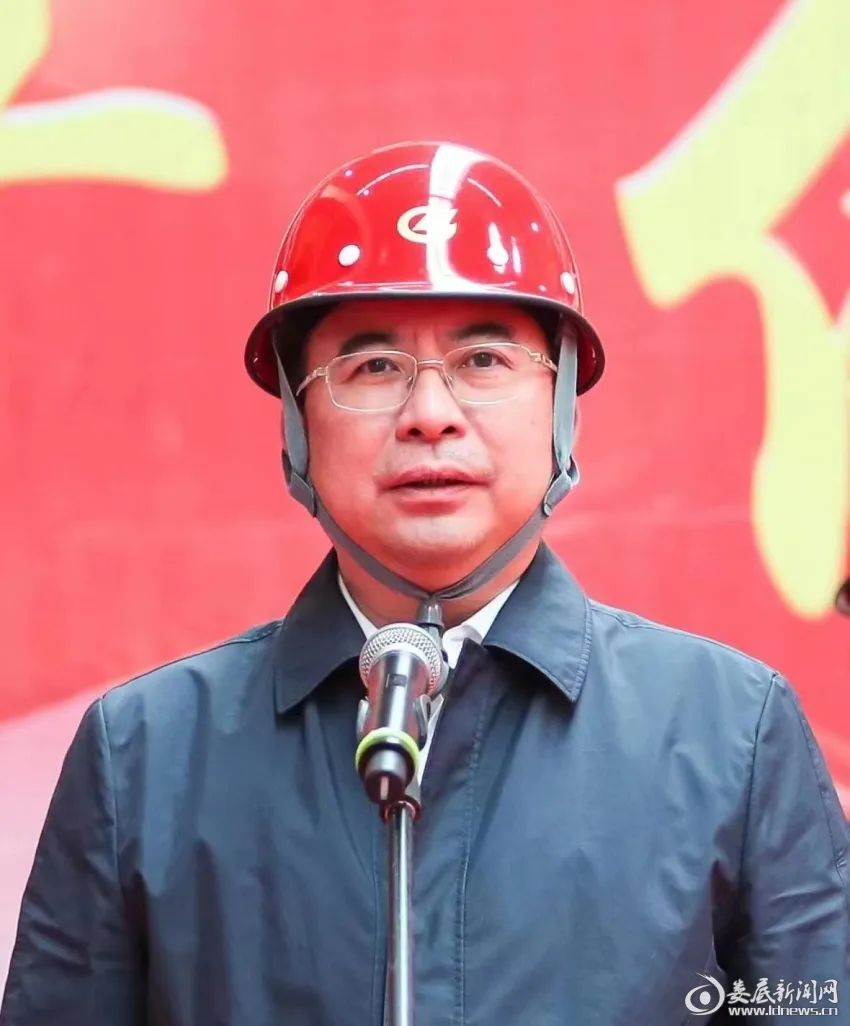 娄底市委书记邹文辉宣布项目投产.