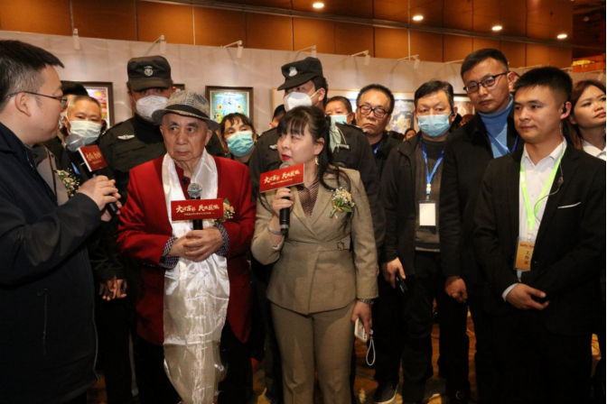 　　【叶星生先生现场与观众亲密互动】