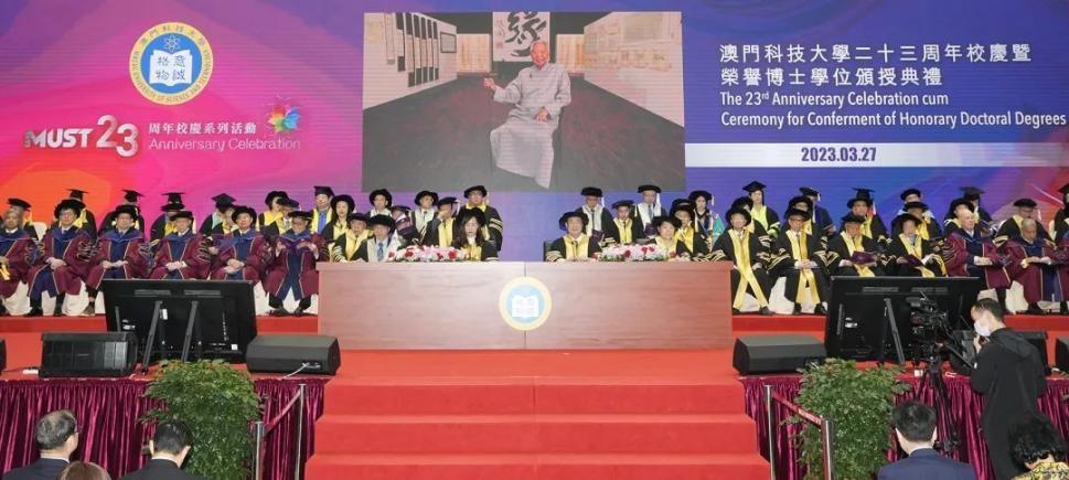 　　▲蔡澜先生未能亲临现。月家粜问礁行话目拼蟀涫谌儆社会科学博士学位