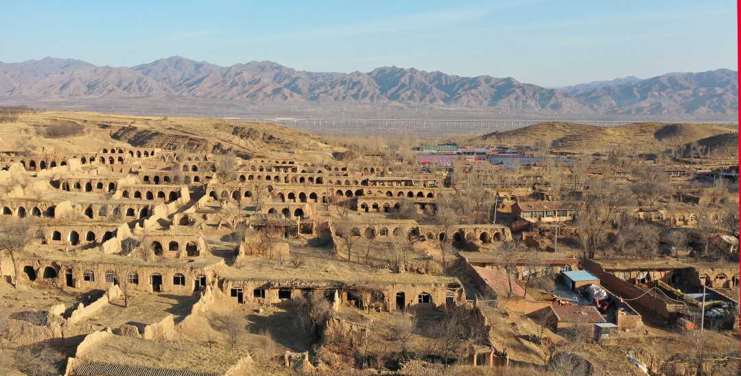 3月28日拍摄的张家口市怀安县第六屯乡常家沟村的一处老碹窑建筑群.