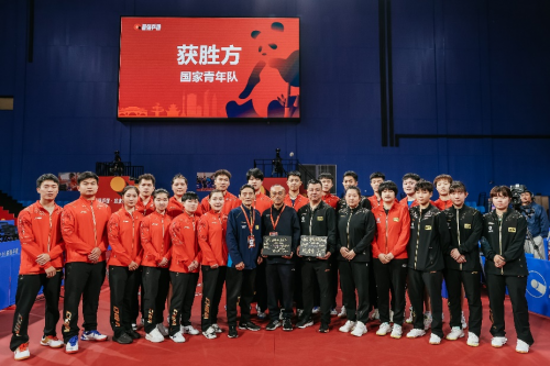 　　(国青队在“水井坊”最强乒团2022中国业余乒乓球团体赛挑战赛获胜)