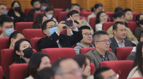 　　(来源：新视线)