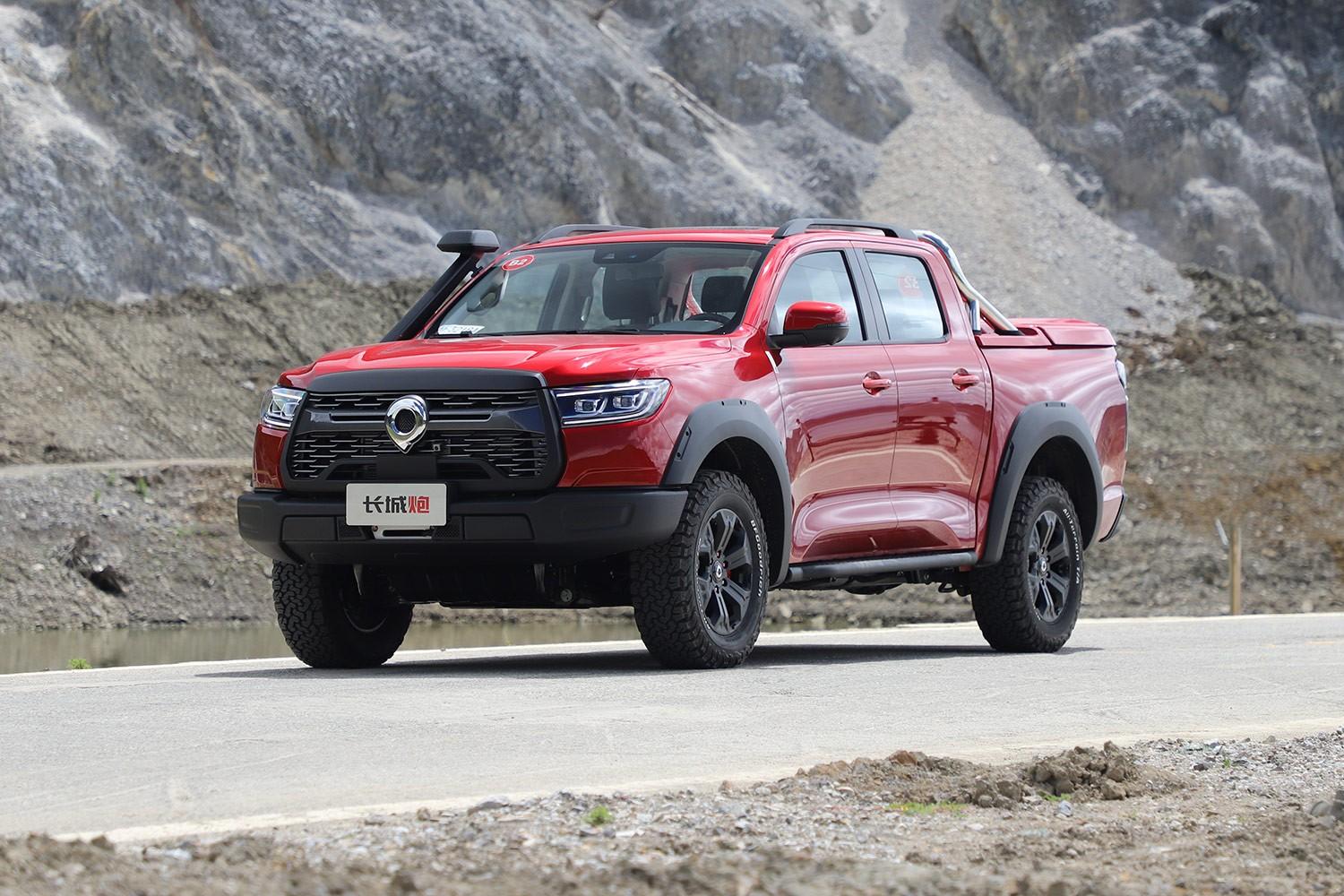 开了国产皮卡长城跑越野皮卡车,山川湖海任我行