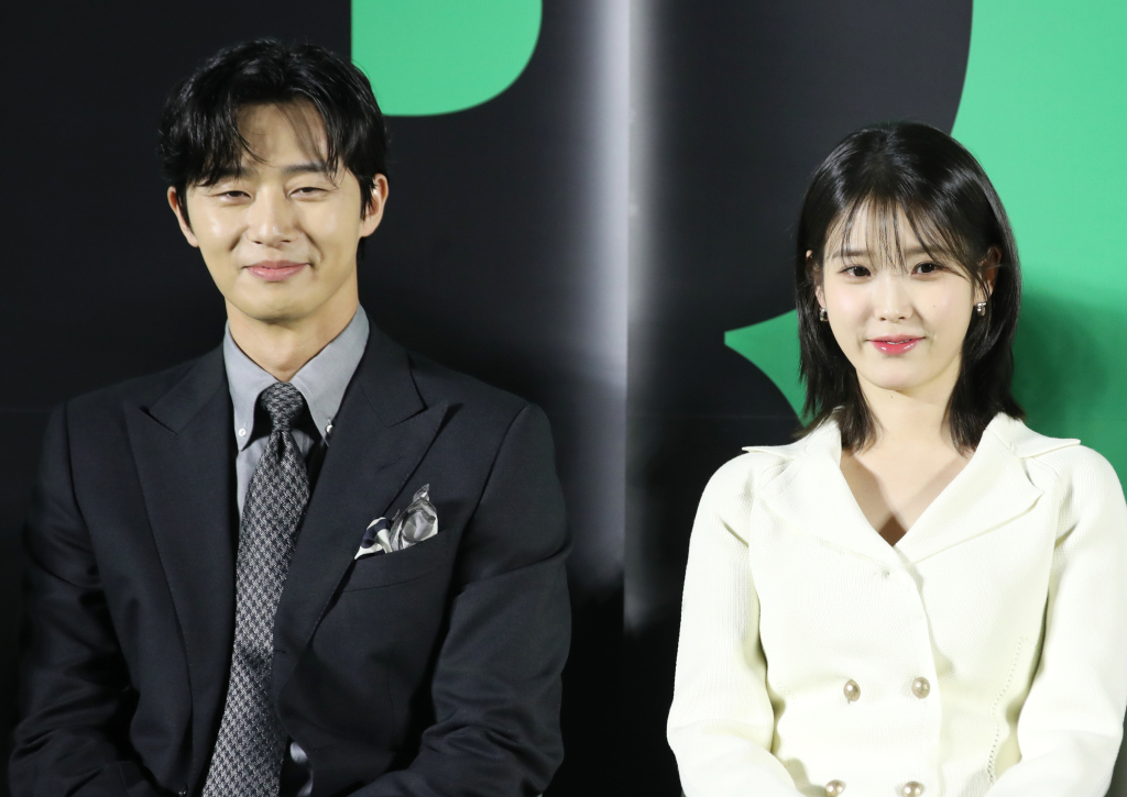 朴叙俊与iu甜蜜同框 亮相新片《dream》制作发布会
