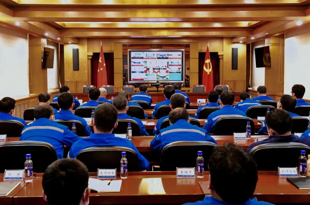 何晨光任大连西太平洋石油化工有限公司董事长,党委书记.