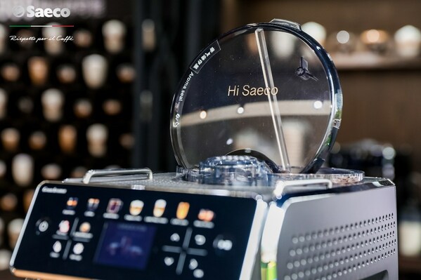 　　Saeco提供的激光平面刻字服务，带给用户意大利高定感的尊享标记