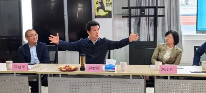 利川市委书记刘智勇一行莅临really锐丽考察交流