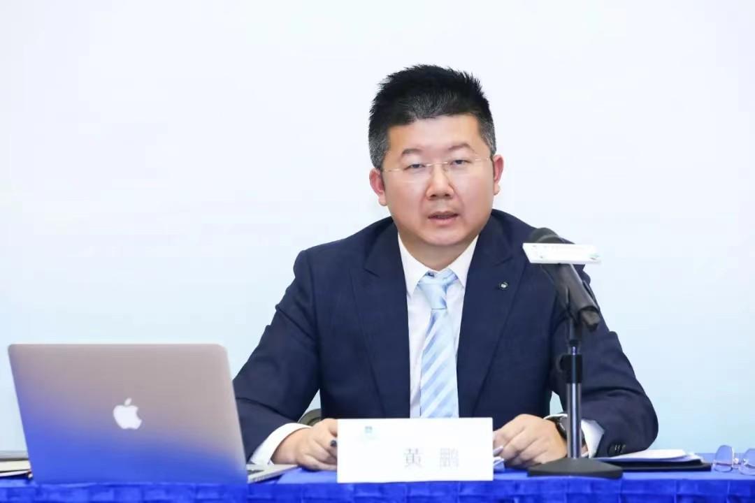 　　碧桂园服务首席财务官、联席公司秘书黄鹏