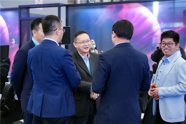 　　(来源：新视线)