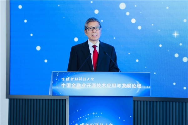 　　中国金电党委书记、董事长周逢民致辞